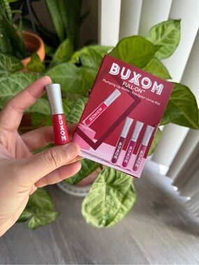 BUXOM Full-On Plumping Lip Matte — mini size